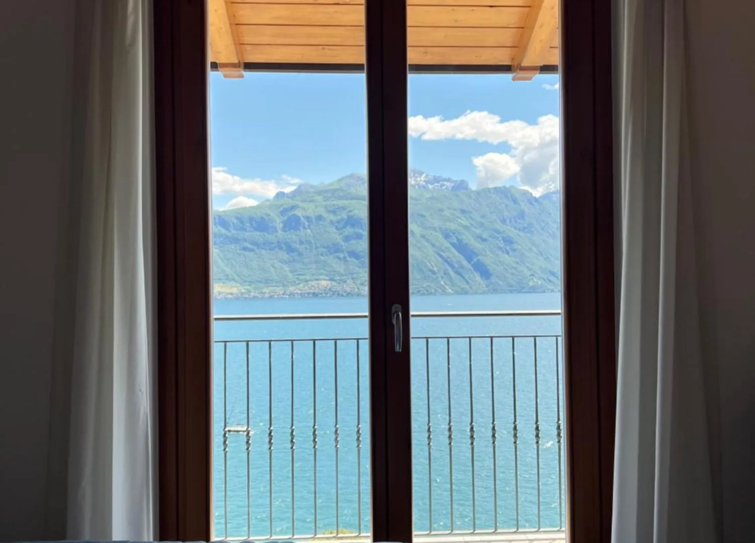 Serenity House 梅纳焦 公寓
